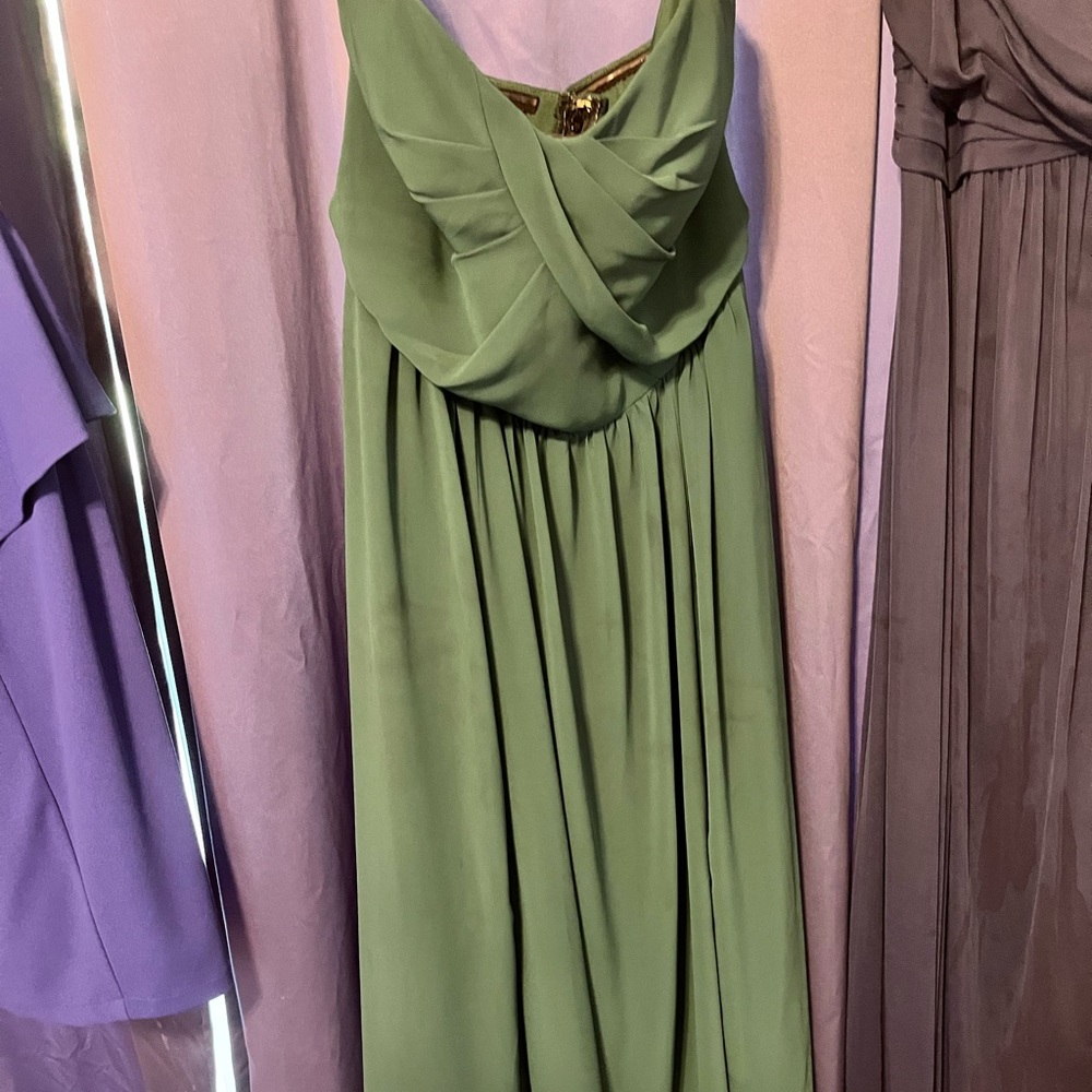 Altered to fit size 18. Will be happy to provide measurements if needed